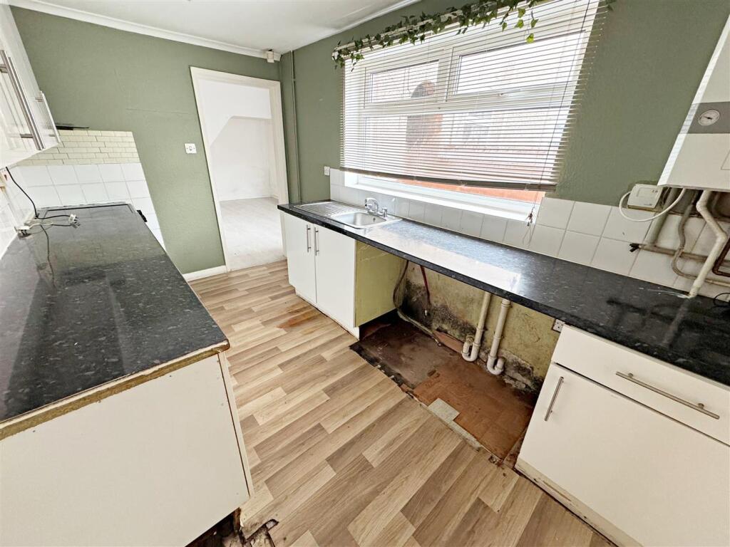 House in Grimsby, Holme Hill - View 5