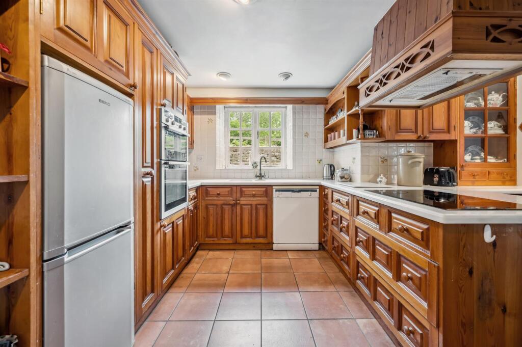 Moorwoods Farm, Moorwoods Lane, Holmesfield - View 5