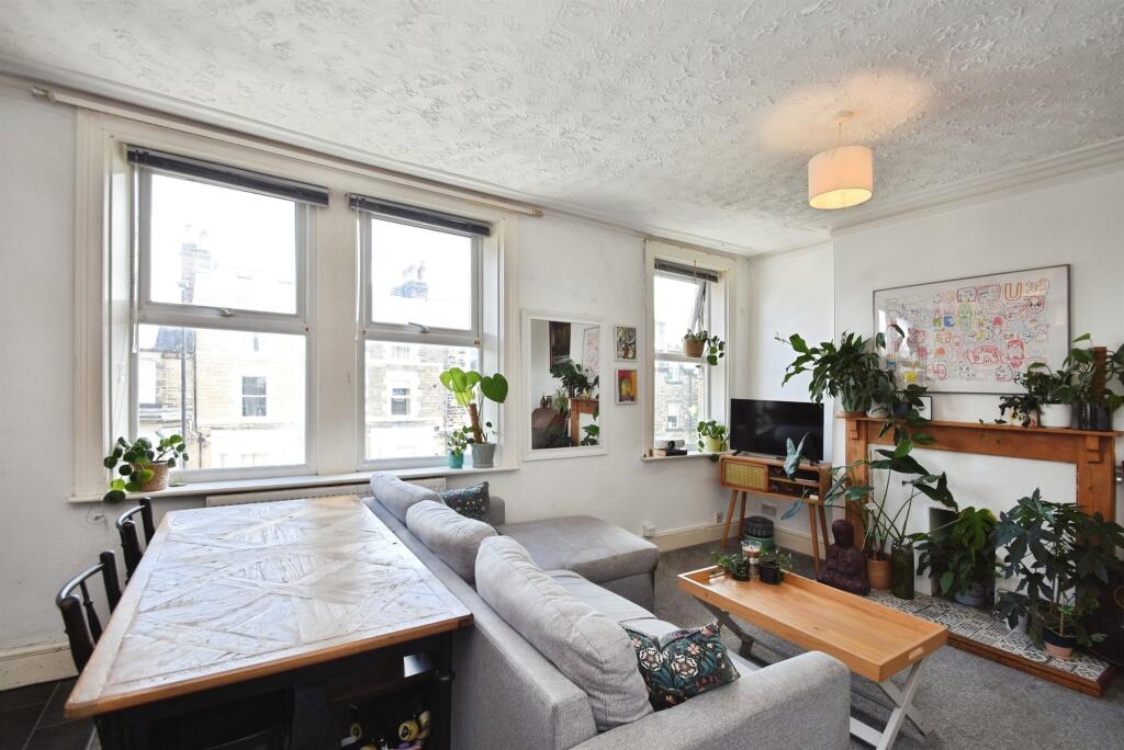 Apartment in Harrogate - View 3