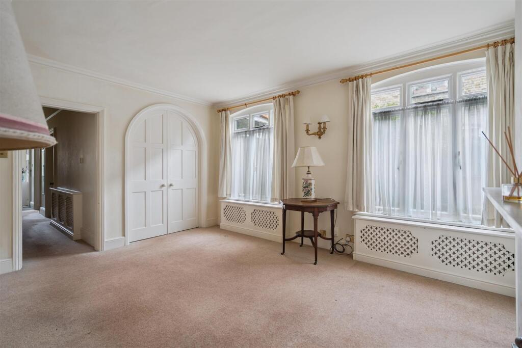 Apartment in Watford - More