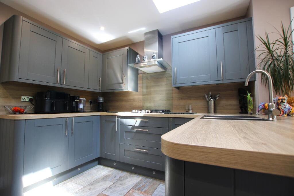 House in Weldon, North Northamptonshire - View 3