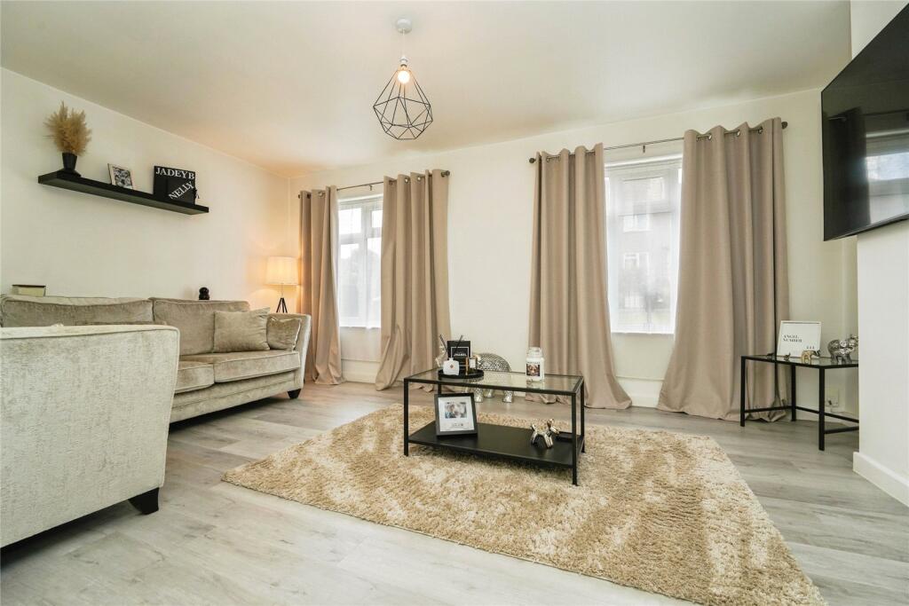 Langley Road, Matson, Gloucester, Gloucestershire, GL4 photo 4