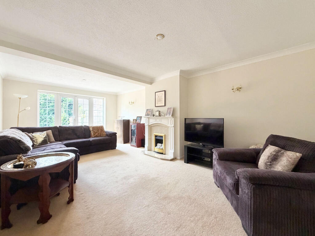 House in Dacorum, Tring - View 2