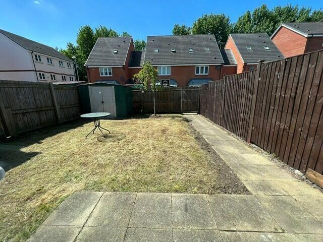 4 bedroom town house for rent