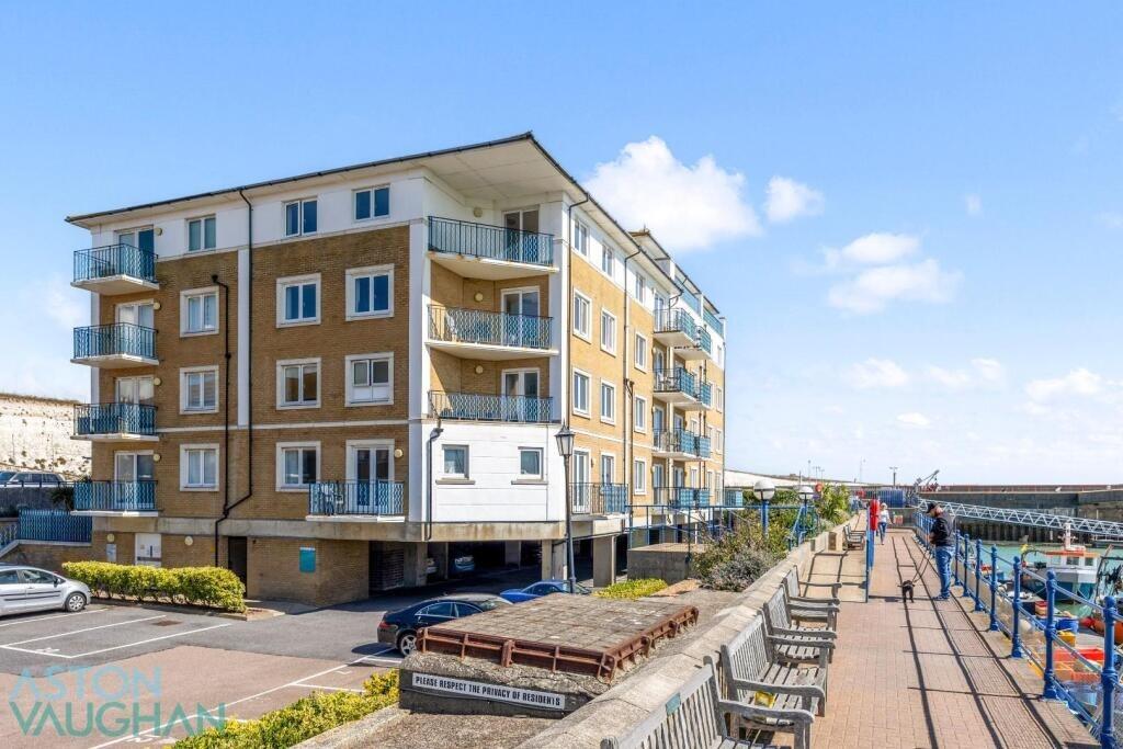The Strand, Brighton Marina Village