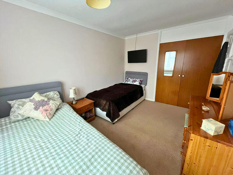 Park Lane, Thatcham photo 5