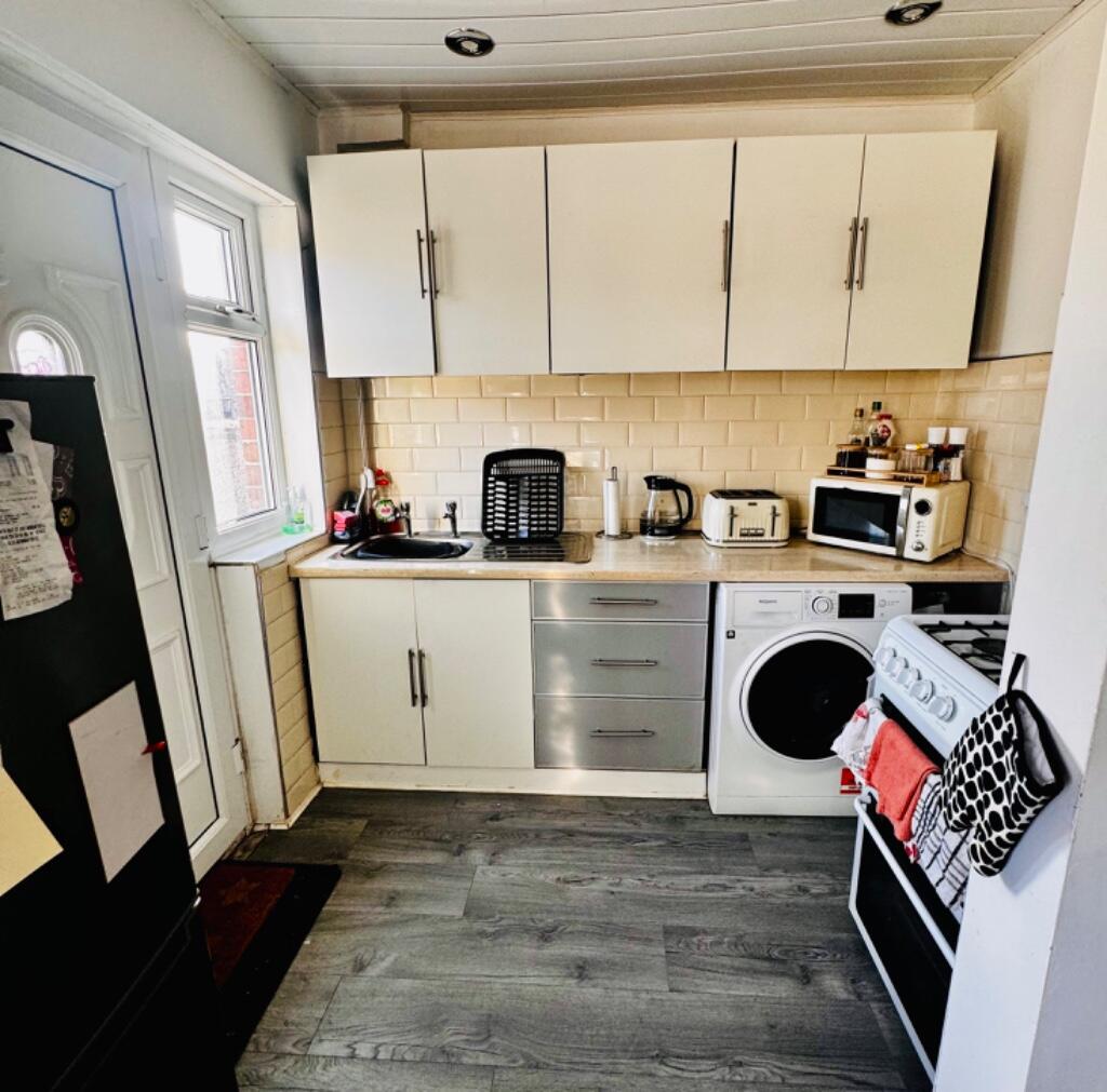 Mayville Avenue, Leeds, West Yorkshire, LS6 - View 6