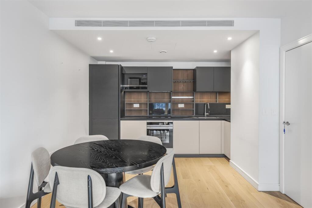 Apartment in London - View 3