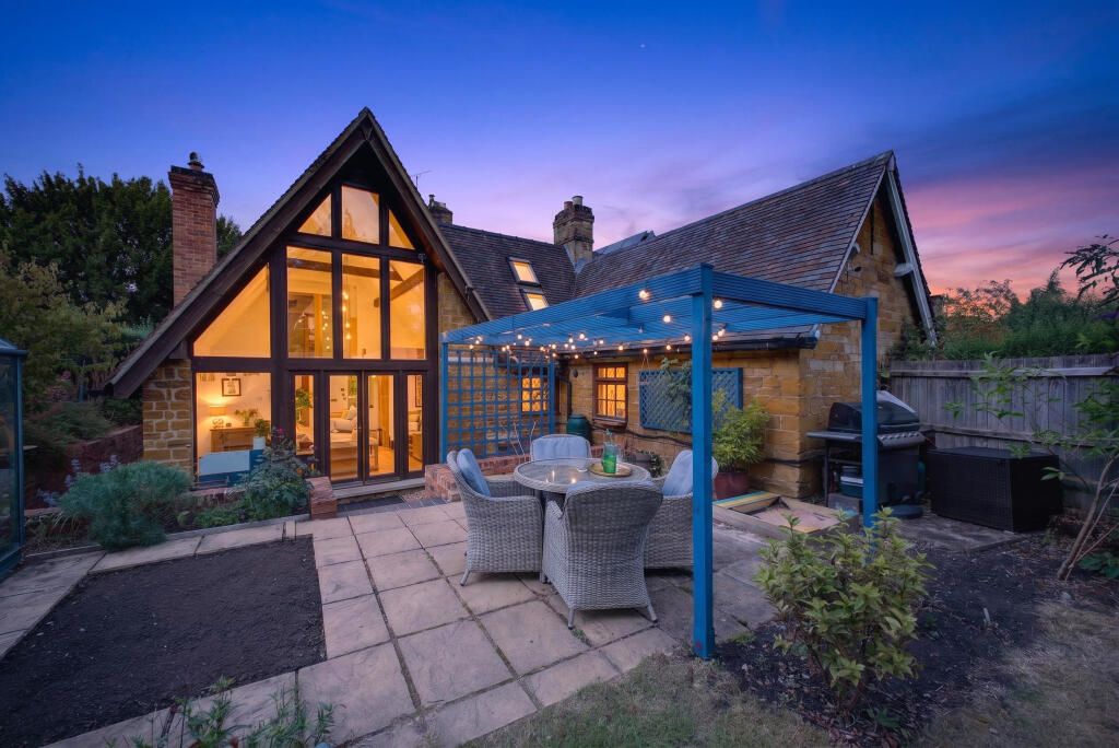 House in Northampton - View 2