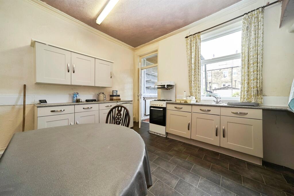 House in Bradford, Shipley - View 4