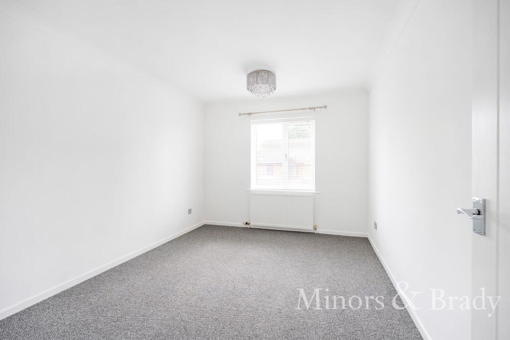 Apartment in East Suffolk, Lowestoft - View 4