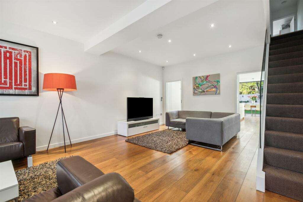 Duke Road, London, W4 photo 3