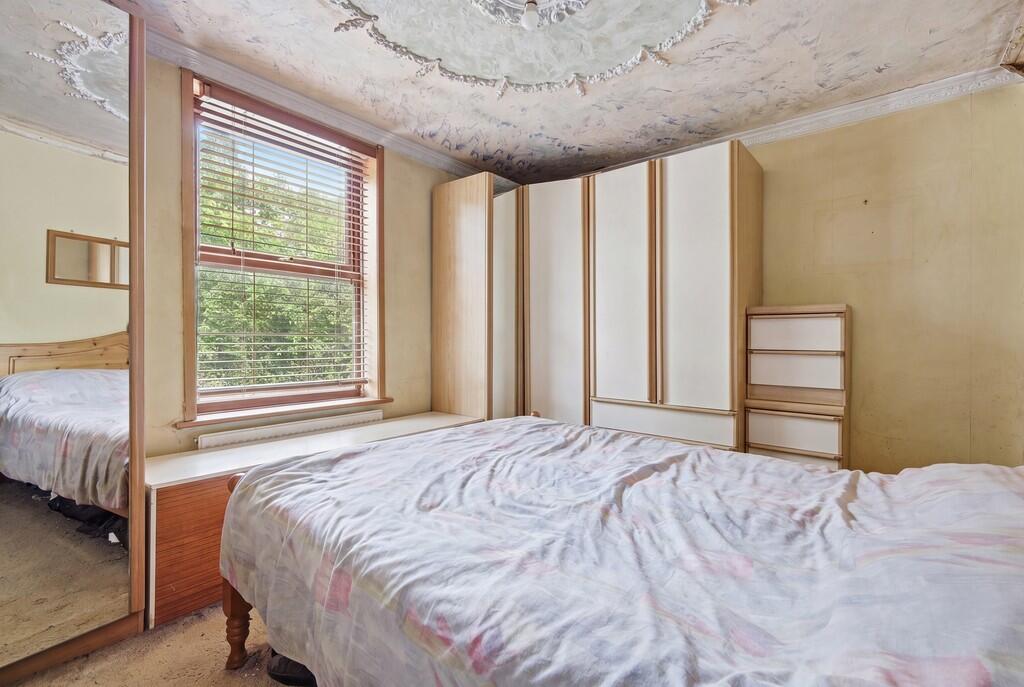 House in Broxbourne, Hertfordshire - View 5