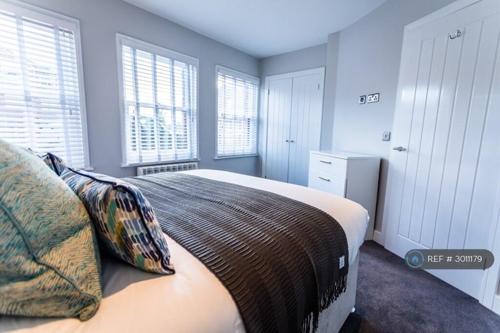 Apartment in Swindon - View 5