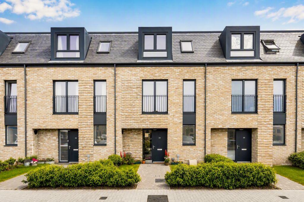 Main image of property: 22 South Carron Crescent, Leith, Edinburgh, EH6 7FX