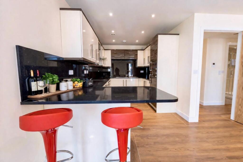 Apartment in Sheffield, South Yorkshire - View 4