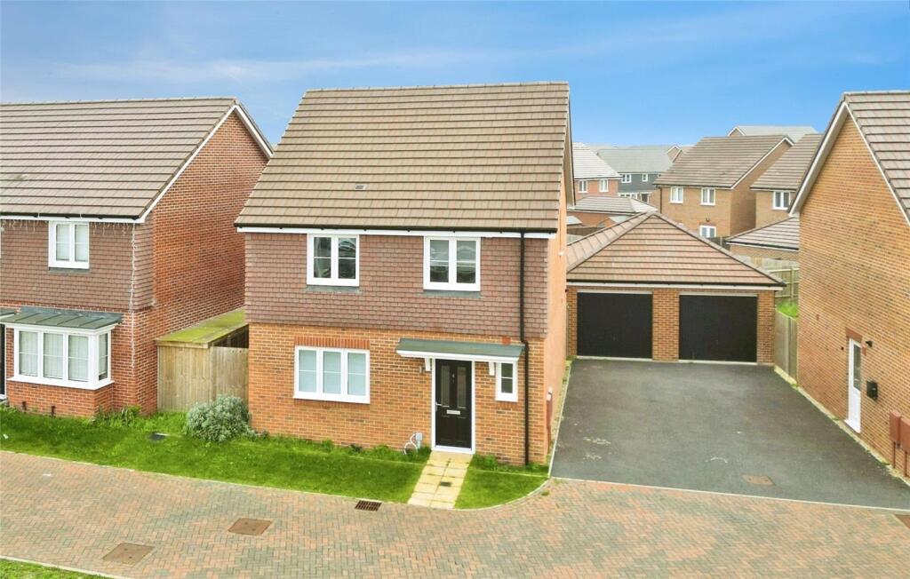 Main image of property: Aragon Crescent, Shinfield, Reading, Berkshire, RG2
