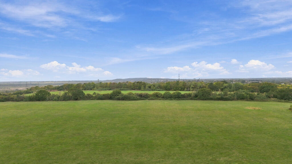 House in Castle Point, Essex - View 4