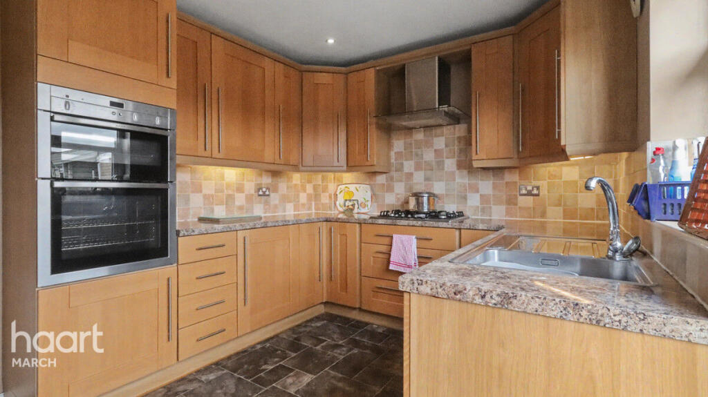 House in Fenland, March - View 4