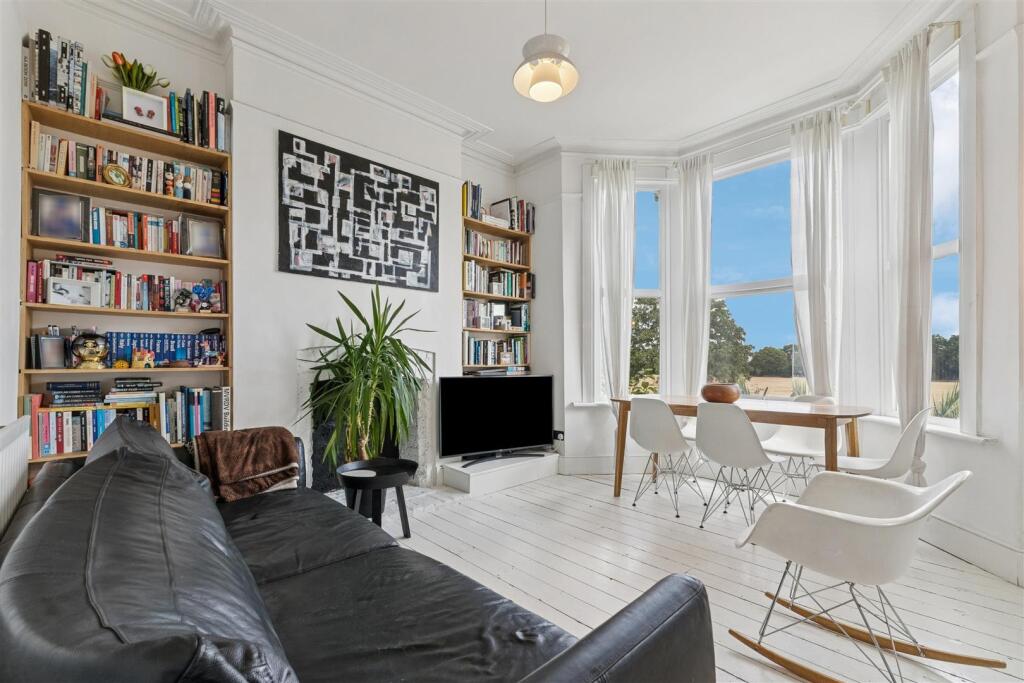 Apartment in London - More