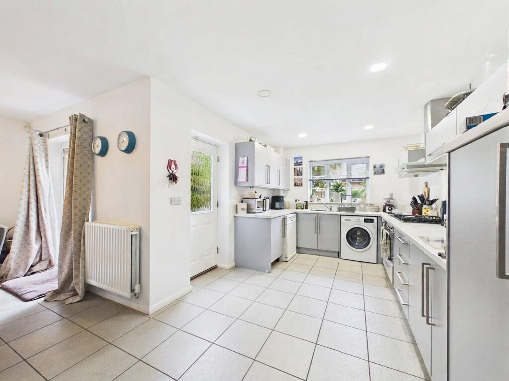 Coneygeare Court, Eynesbury, St. Neots photo 4