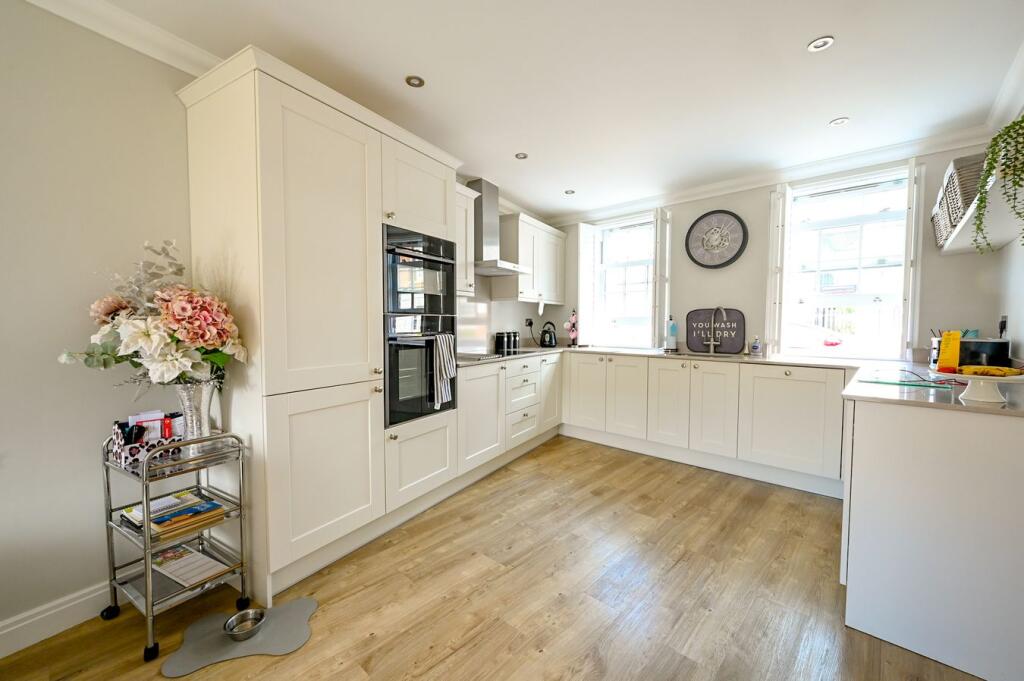 Farrs Avenue, Wimborne, BH21 photo 4