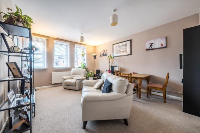 Pelican Lane, Newbury - View 5