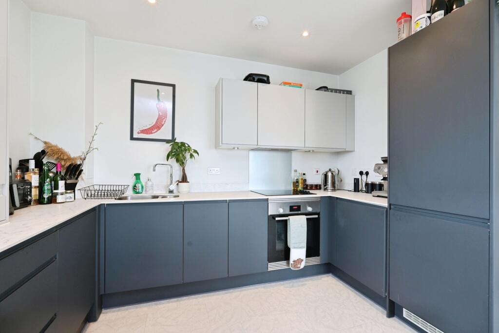Apartment in London - View 5