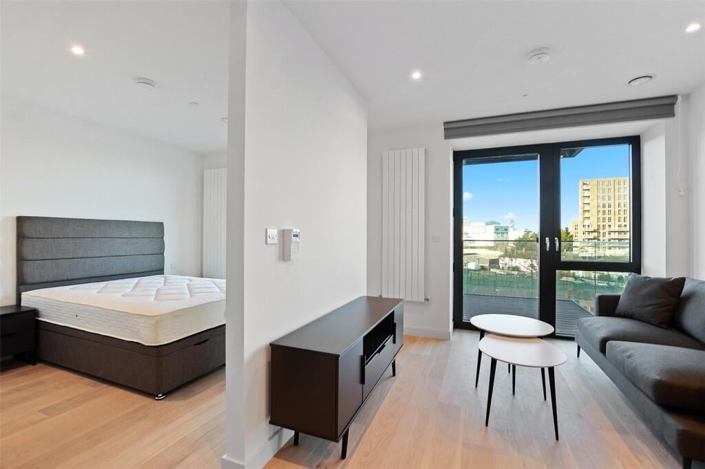 Main image of property: 30 Shipwright Street, London, E16