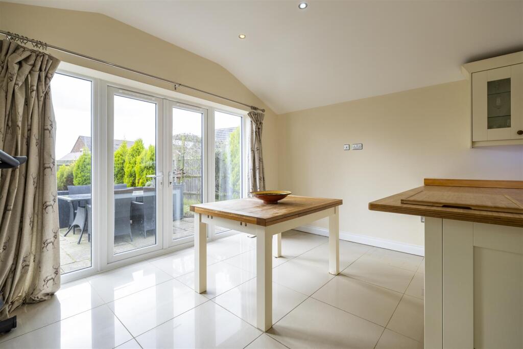 Bedford Road, Cranfield photo 5