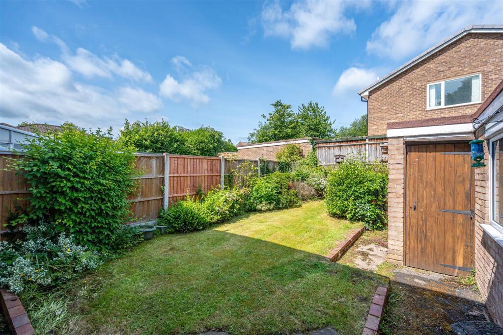 7 Elliotts Lane, Codsall, Wolverhampton, WV8 1PH photo 2