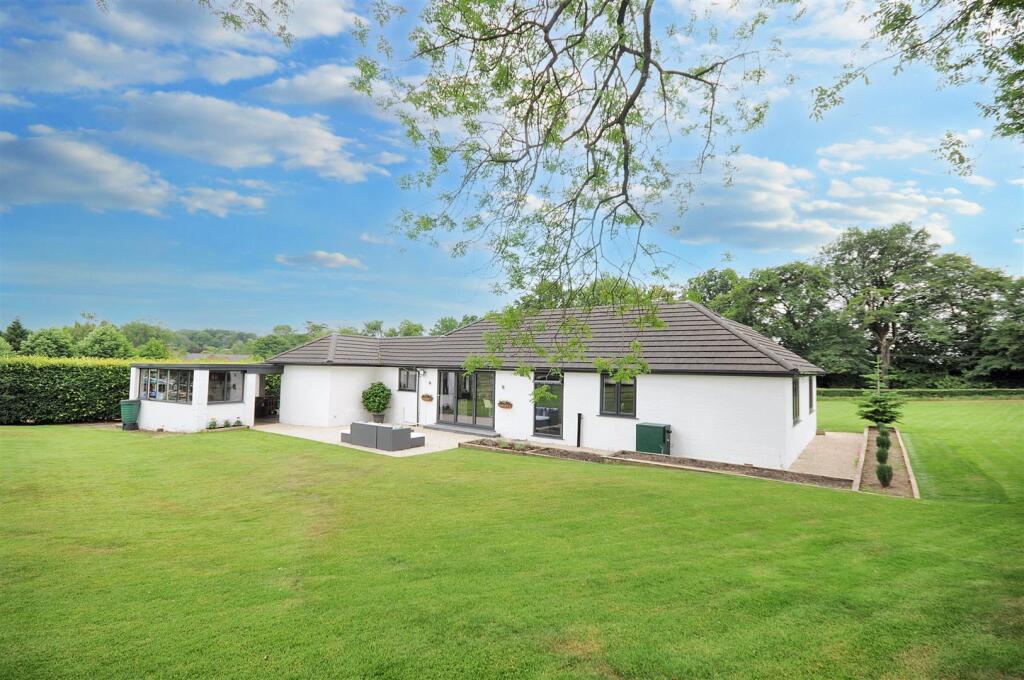 House in Stoke-on-Trent - View 5