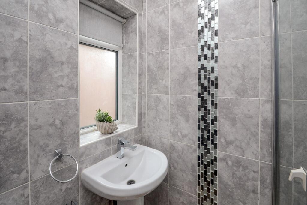 House in Manchester, Fallowfield - More