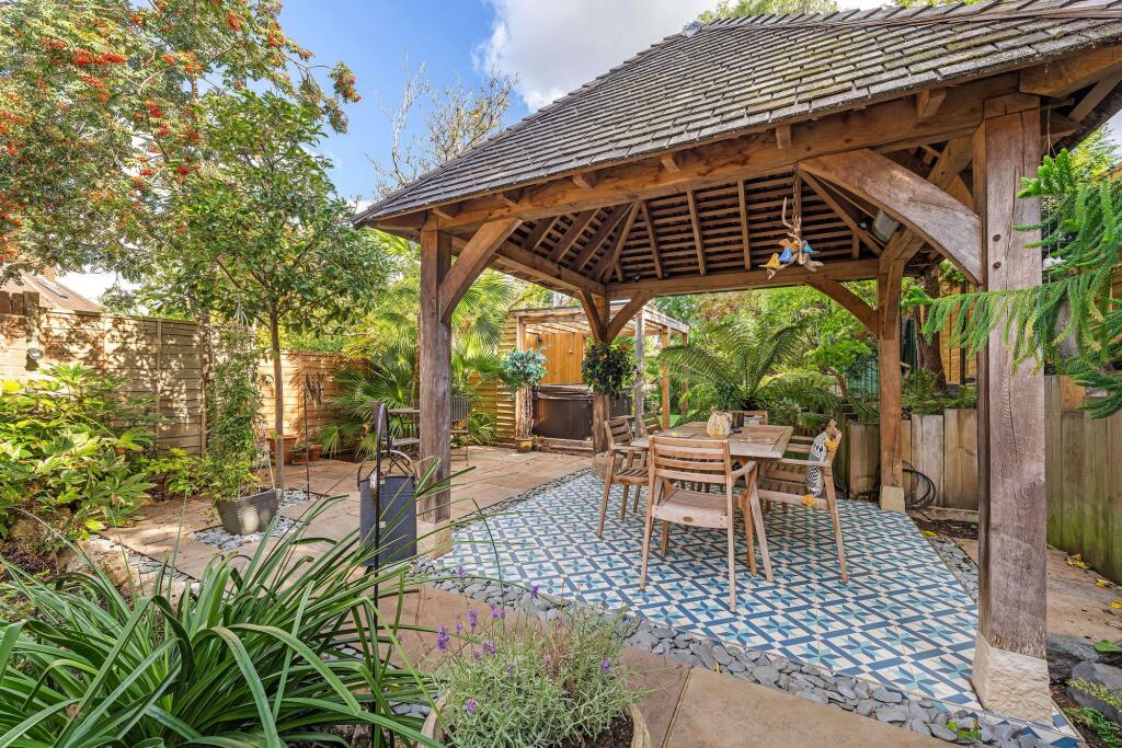 House in London, Goddington - View 4
