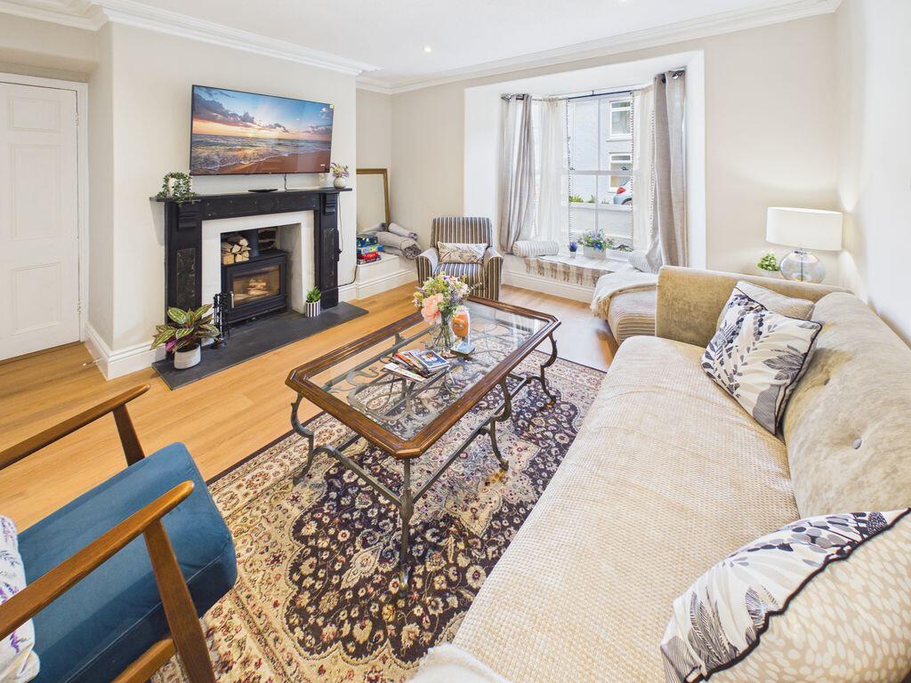 Basset Street, Camborne - Beautifully presented photo 4