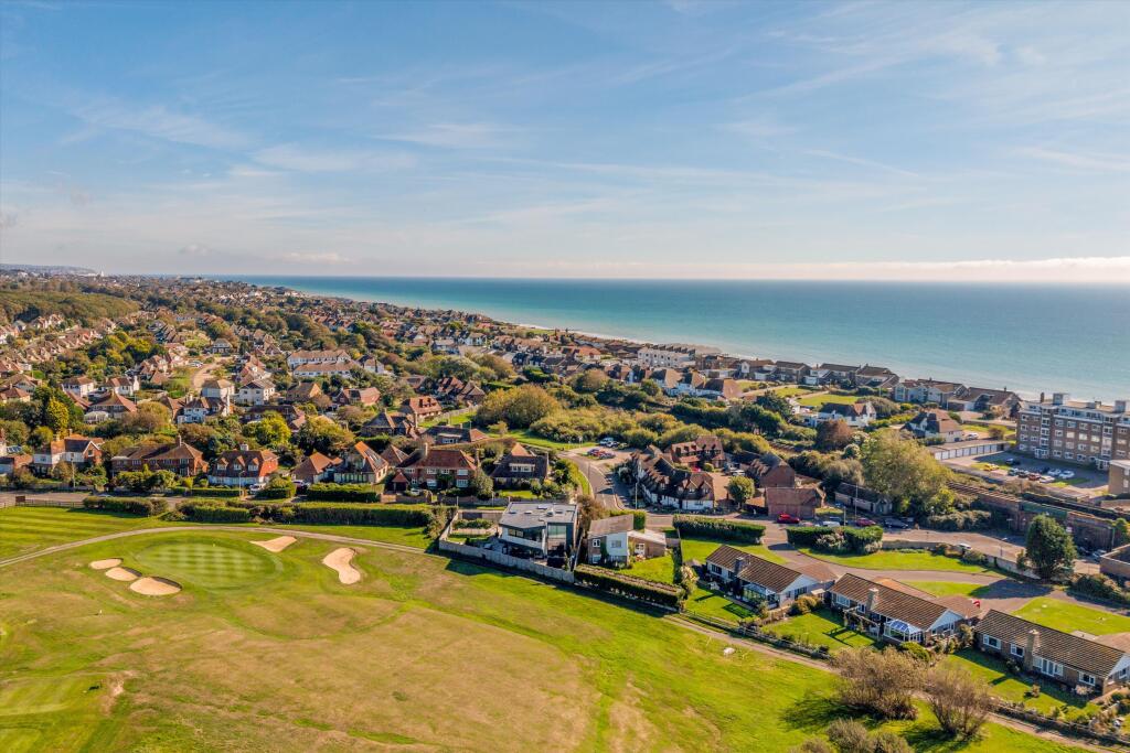 Cooden Sea Road, Cooden, Bexhill-on-Sea, East Sussex TN39 photo 2
