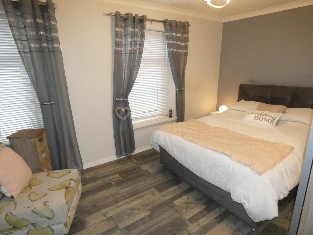 House in Neath - View 5