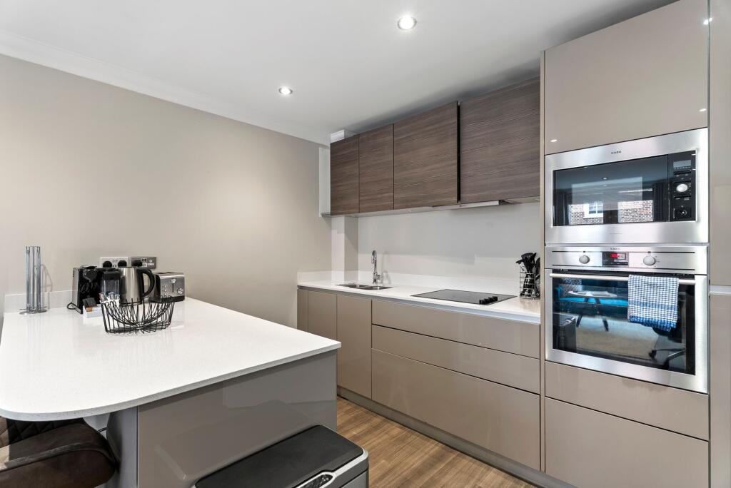 Apartment in London - More