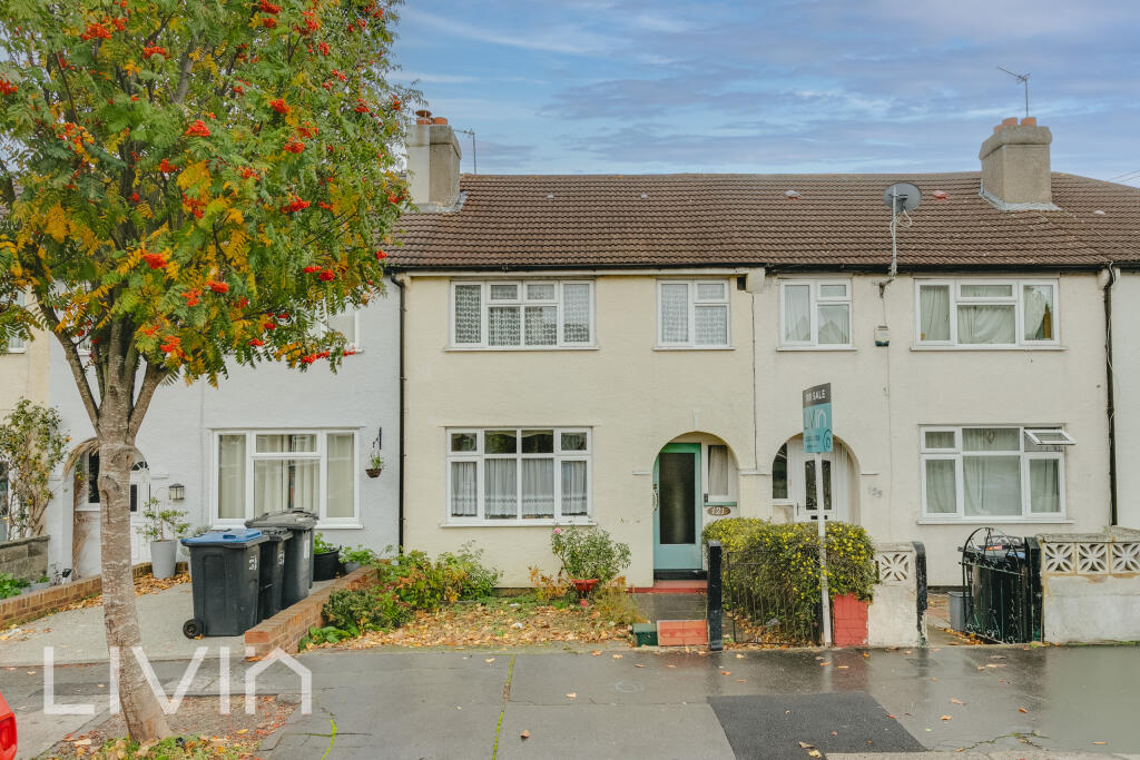 3-bed house on Kynaston Avenue, Thornton Heath, £380,000