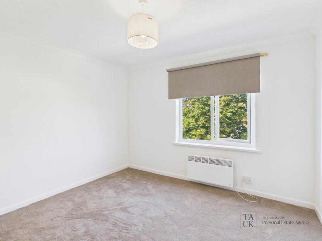 Apartment in Havant, South Hayling - View 5