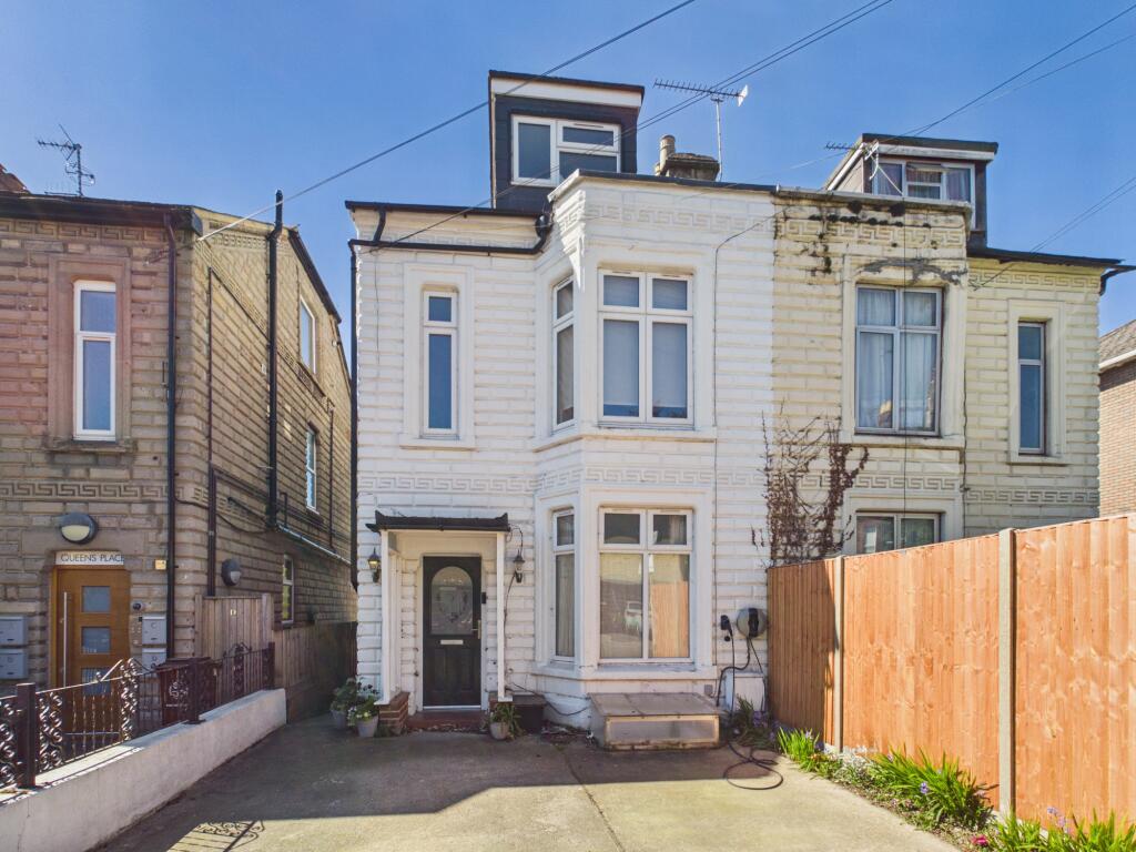 Main image of property: Queens Road, High Wycombe, Buckinghamshire, HP13 6AQ