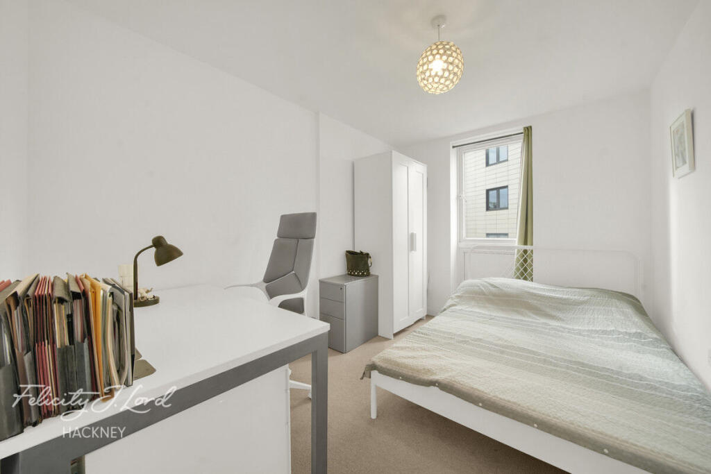 Ramsgate Street, London E8 photo 4