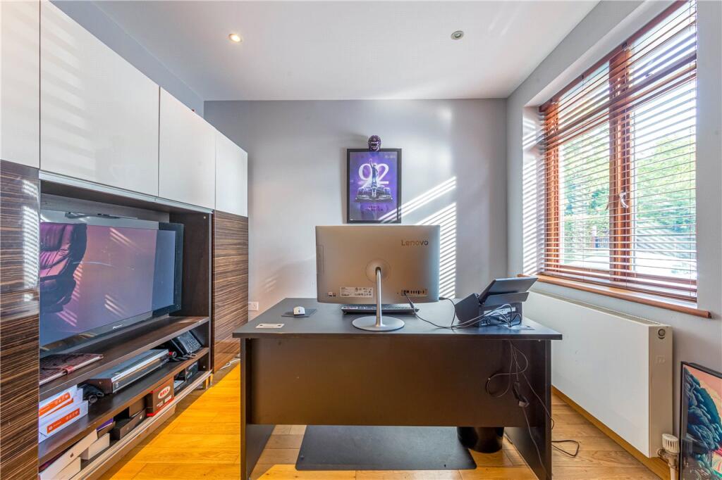 Additional image 10 of Canonsfield Road, Welwyn, Hertfordshire, AL6