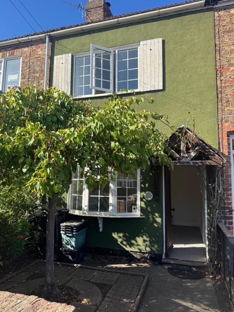 3 bedroom cottage for rent in Moor Lane, Dringhouses, York YO24