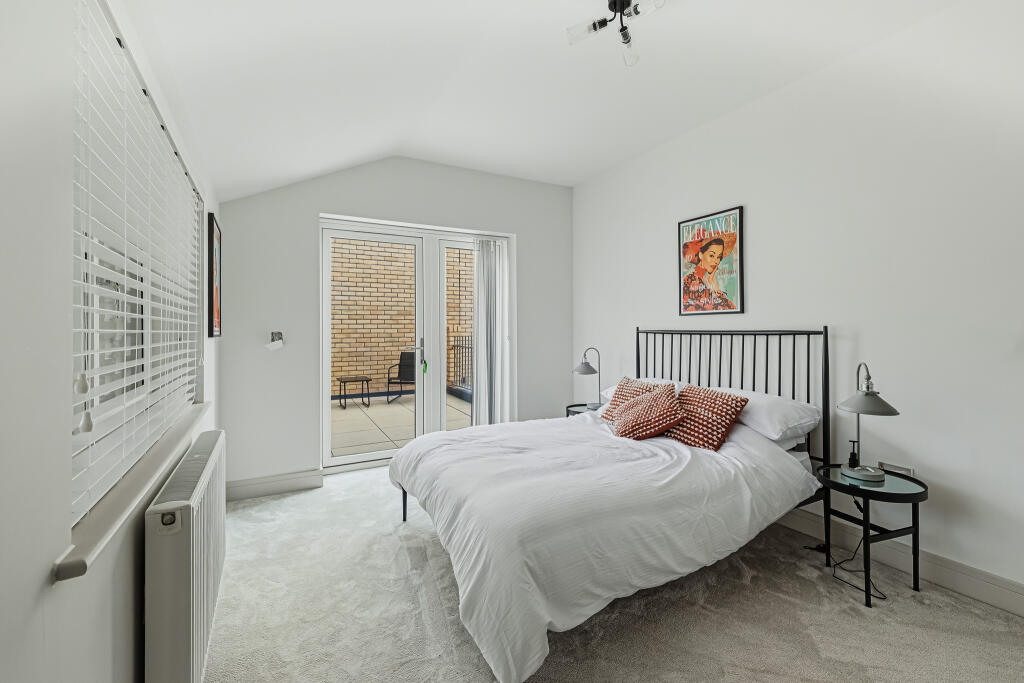 2-bed house on Market Garden Mews, Chadwell Heath, RM6, £475,000
