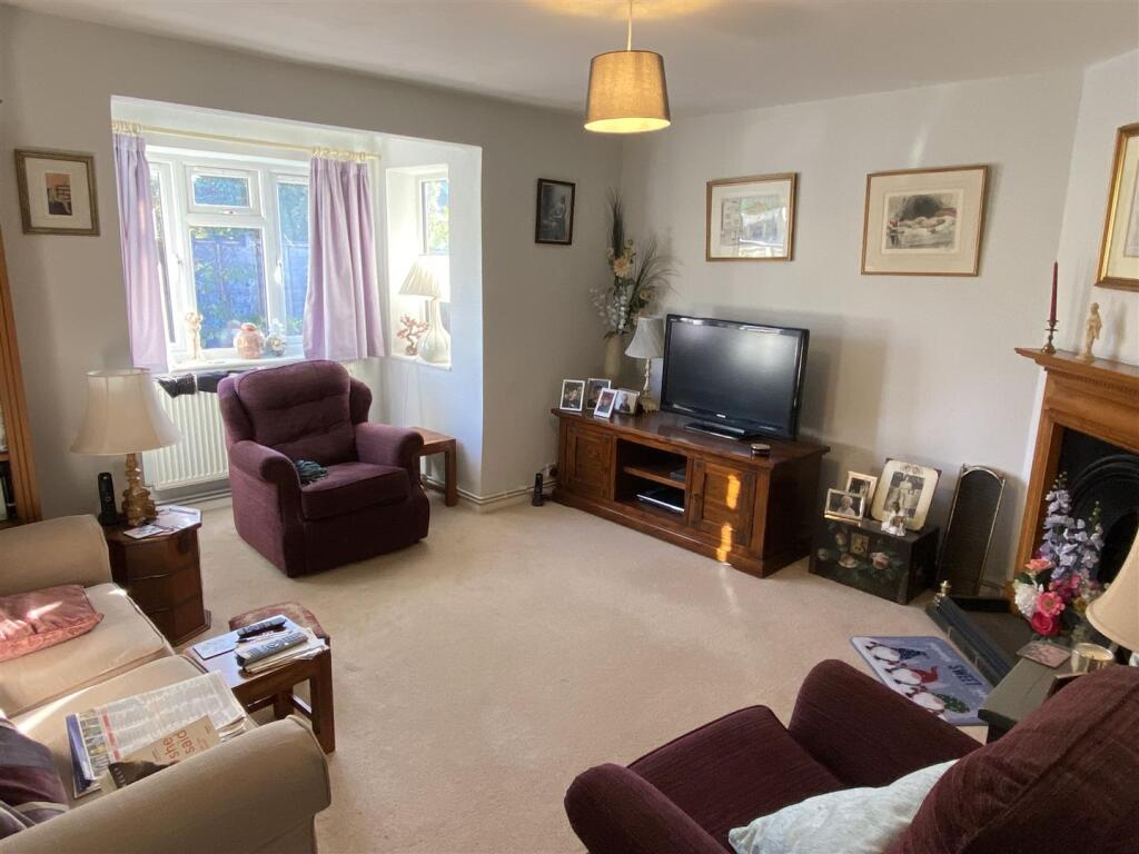 West Ridge, Bourne End photo 2