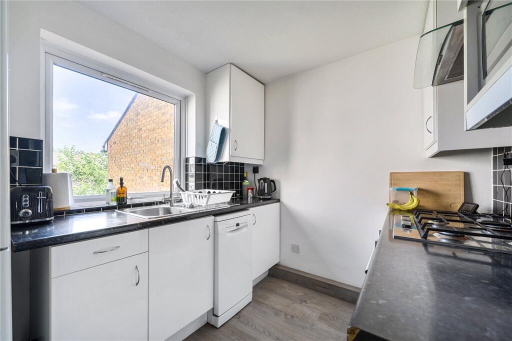 Apartment in London - View 5