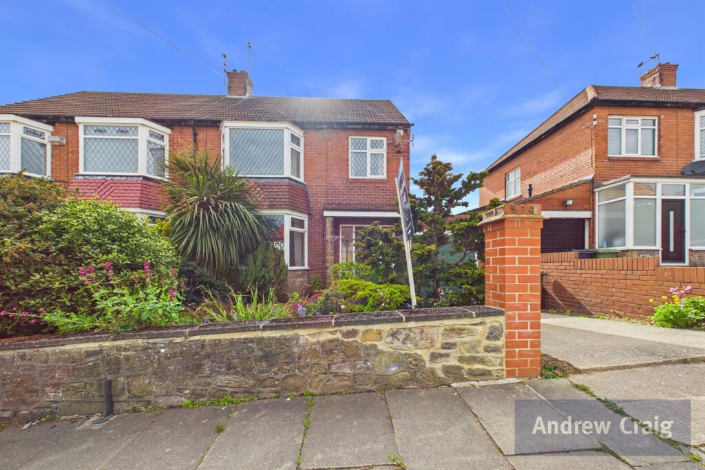 3-bed semi-detached on Arncliffe Avenue, Sunderland, £220,000