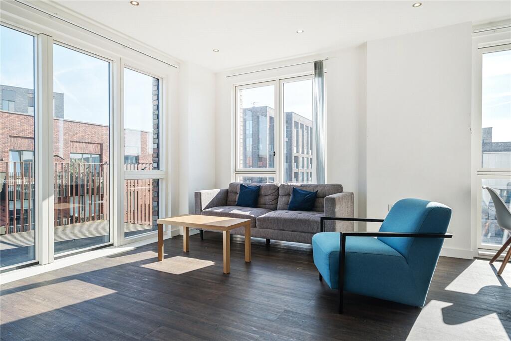 Main image of property: 48 Shackleton Way, London, E16