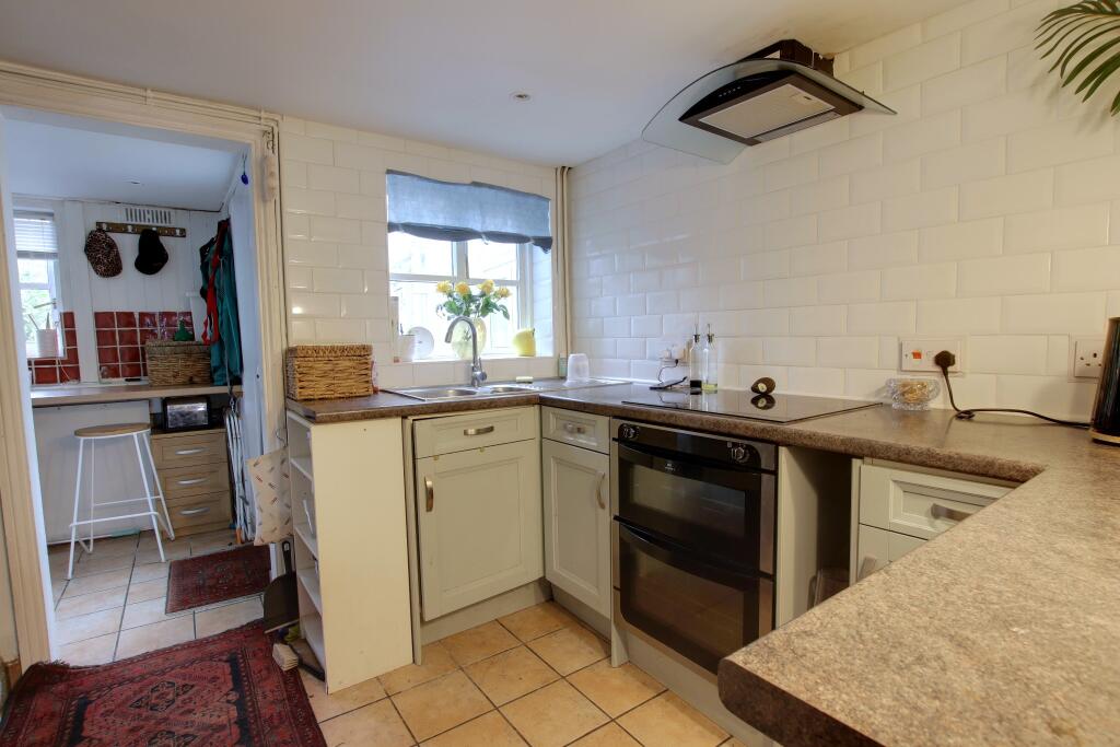 House in Fareham, Hampshire - View 4
